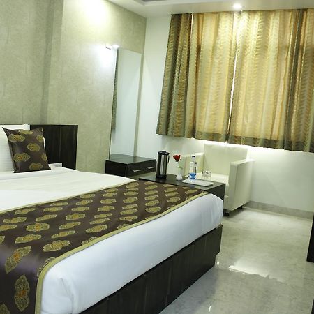 Tulip Continental Hotell Hamirgarh Eksteriør bilde